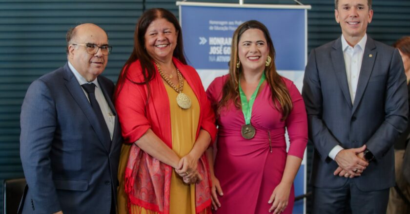 Aída Andrade recebe a mais alta honraria da Educação Física no Brasil no Congresso Nacional