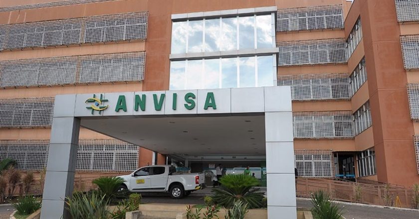 Fiscalização da Anvisa intercepta grande quantidade de produtos ilegais no armazém do Mercado Livre.