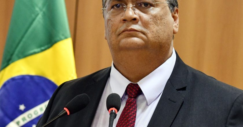 Dino exige que Viana devolva R$ 3,6 milhões à fundação da Lagoinha