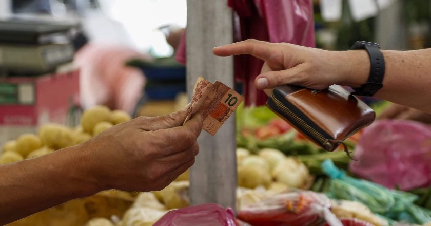 Cenário econômico se mantém estável com desaceleração da inflação em março