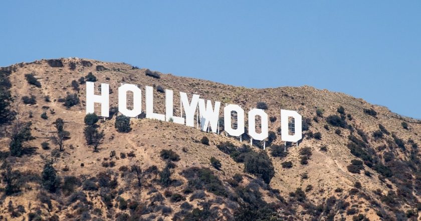 Ator icônico de Hollywood, falecido em 2025, é trazido de volta à tela pela inteligência artificial para estrelar produção cinematográfica