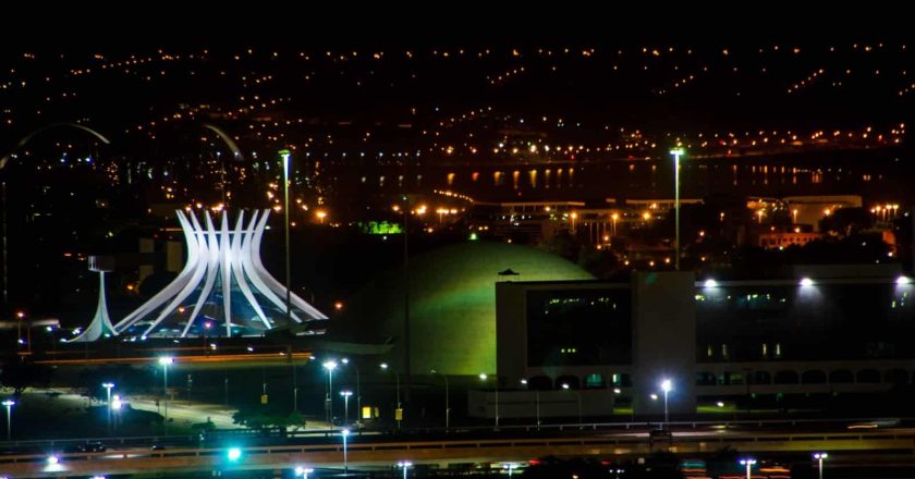 Da emoção à batida: 20 talentos de Brasília que transformaram a cena musical brasileira
