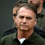 Oficial de cartório visita residência de Bolsonaro após autorização de Moraes