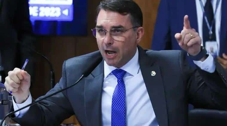 Parlamentar próximo a Bolsonaro solicita ao STF apuração sobre divulgação de diálogos entre Flávio e Vorcaro