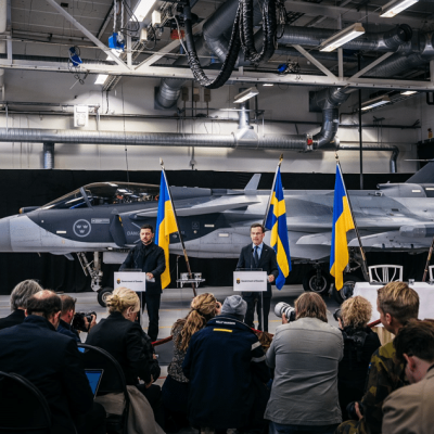Aviões de combate europeus firmam pacto inédito para fornecer bilhões em armamentos à Ucrânia