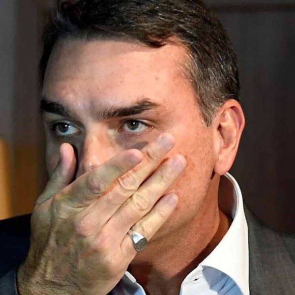 Constantino propõe que Flávio Bolsonaro desista de sua candidatura