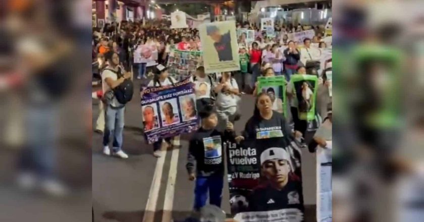 Famílias de desaparecidos aproveitam a Copa para denunciar crise humanitária no México