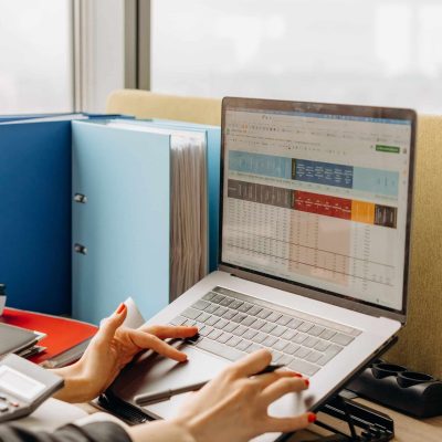 Domine suas finanças: 5 soluções práticas para gerenciar seus gastos