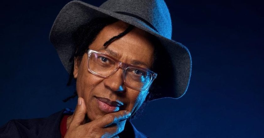 Djavan suaviza comentário sobre Bolsonaro em biografia não autorizada