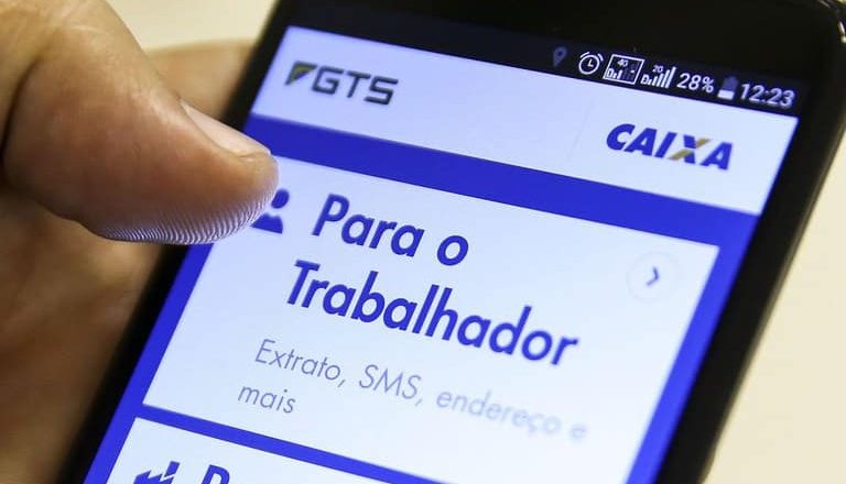Trabalhadores podem receber mais de R$ 14 bilhões do FGTS; descubra se você é elegível