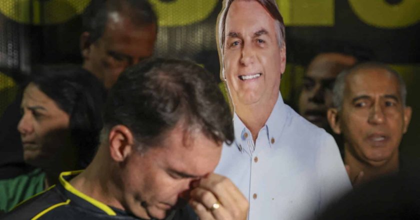 Advogado carioca alerta: Flávio Bolsonaro pode enfrentar “duas novas explosões