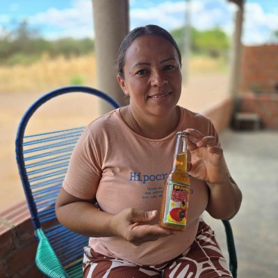 Cajuína: Mulheres do Piauí assumem o protagonismo na produção da tradicional bebida