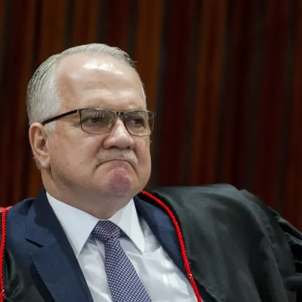 Fachin denuncia risco à vida de 100 magistrados em virtude do crime organizado no Brasil