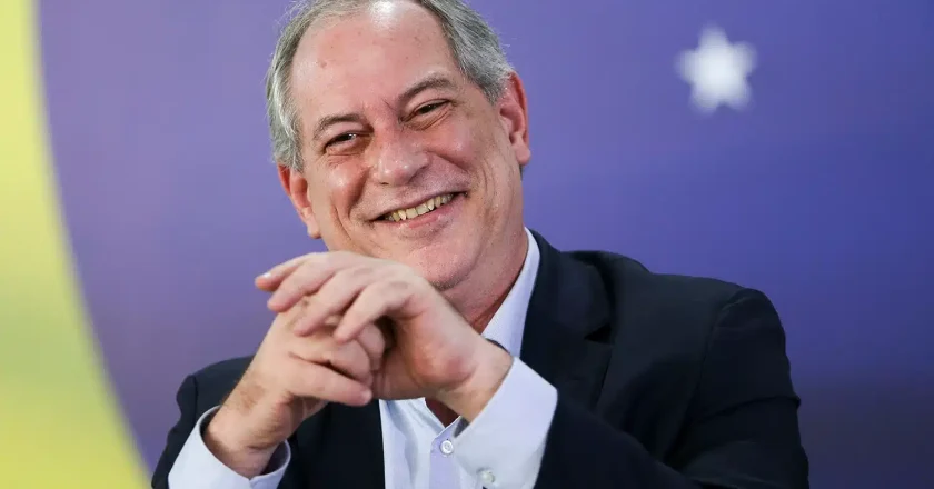 PL declara apoio a Ciro Gomes no Ceará após desentendimento entre Michelle e Flávio Bolsonaro