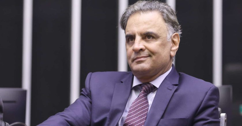 Aécio Neves recua e não concorre à Presidência da República