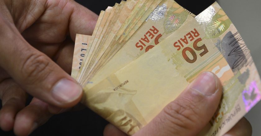 O país sul-americano que lidera o ranking de salários mínimos em 2026