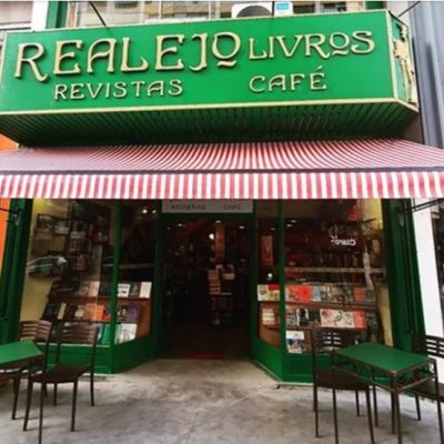 Realejo Livros apresenta o parklet Banco Vermelho em apoio à causa do Feminicídio Zero