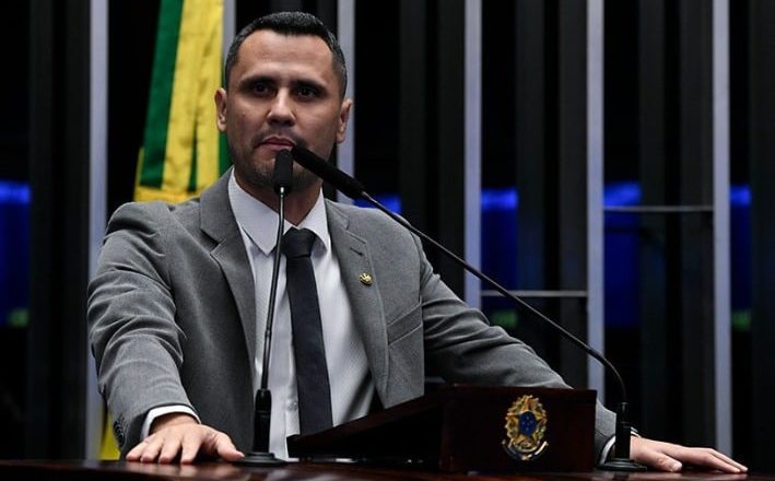 Republicanos muda de estratégia e mantém apoio a Cleitinho em Minas