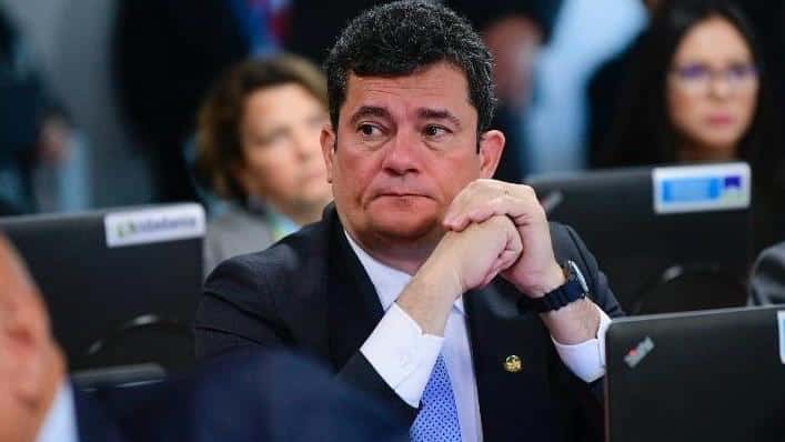 Moro se lança na corrida eleitoral sem propostas e enfrenta processo na Justiça