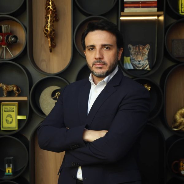 Globo acolheu Renan Santos como um filho, enquanto eu sou o vilão da história…