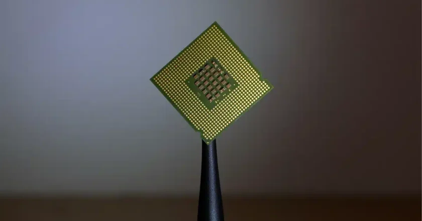 Guerra dos chips: China lança plano para indústria eletrônica e prevê mais de R$ 23 trilhões em receita até 2030