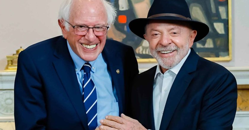 Bernie Sanders e 30 parlamentares exigem ação contra a interferência de Trump nas eleições do Brasil