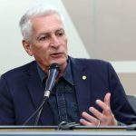 Deputado inicia apuração sobre suposta quantia de R$ 45 milhões recebida por Nikolas de parceiro de Vorcaro