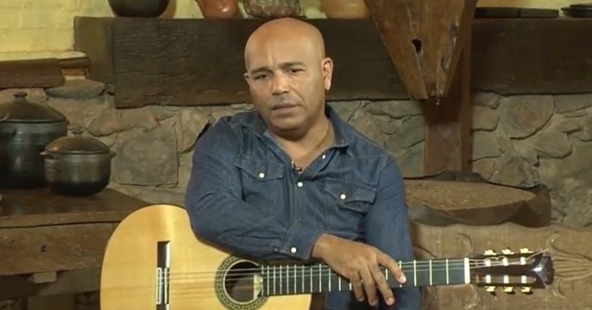 Helicóptero com cantor Rick é localizado pelos bombeiros; nenhuma sobrevivência registrada