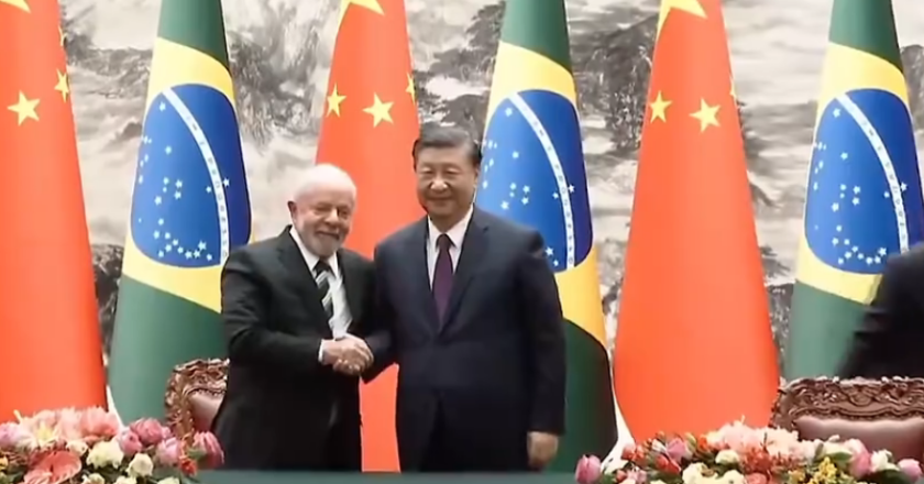 China registra recorde histórico de intercâmbio comercial com o Brasil sob a liderança de Lula, com ênfase no setor de petróleo.