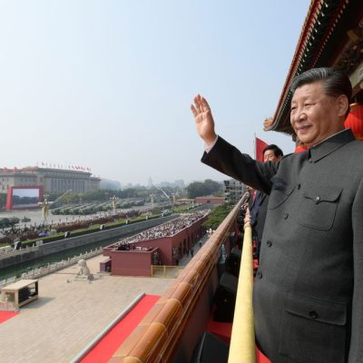 Xi Jinping homenageia 90 anos da Longa Marcha com discurso marcante