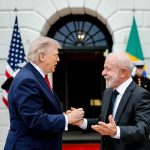 Trump declara: “Lula me pediu imparcialidade e eu respeitei” em relação à corrida presidencial no Brasil.