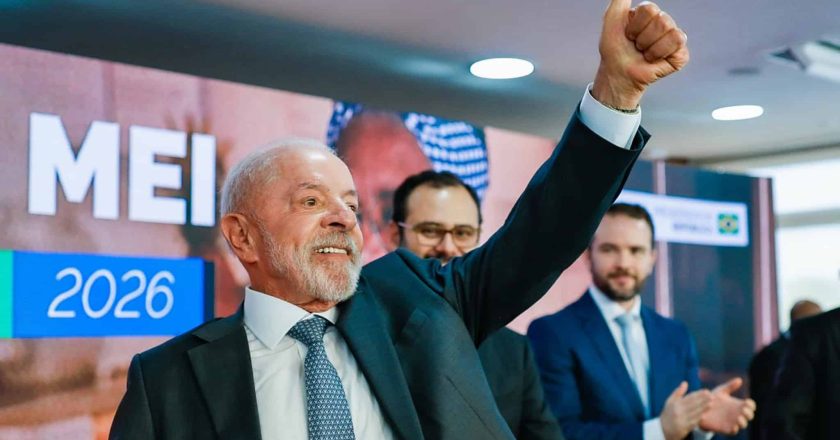 Aprovação de Lula impulsiona confiança do consumidor e aumenta intenção de compras, revela Atlas/Bloomberg