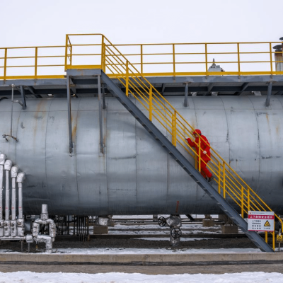 A 5 mil metros sob o mar: China intensifica extração em campo petrolífero com reservas áridas