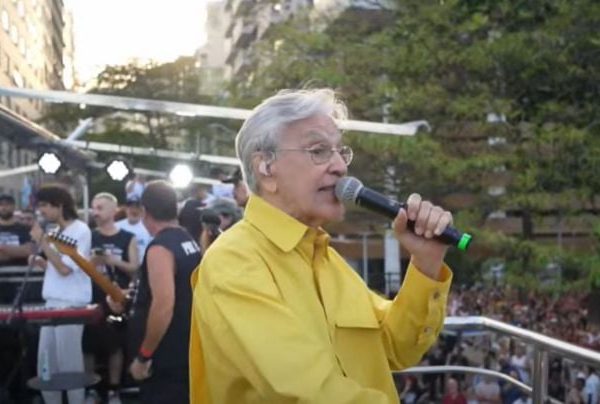 Caetano Veloso organiza manifestação em prol da democracia neste domingo em Copacabana